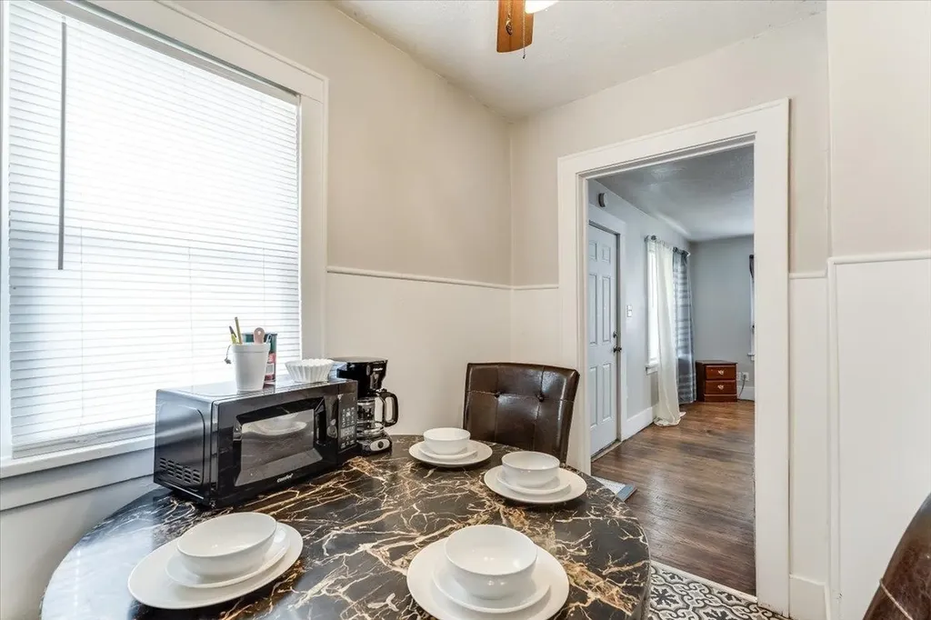 2043 S Broadway Avenue Wichita KS 67211