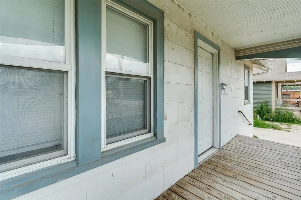 2043 S Broadway Avenue Wichita KS 67211