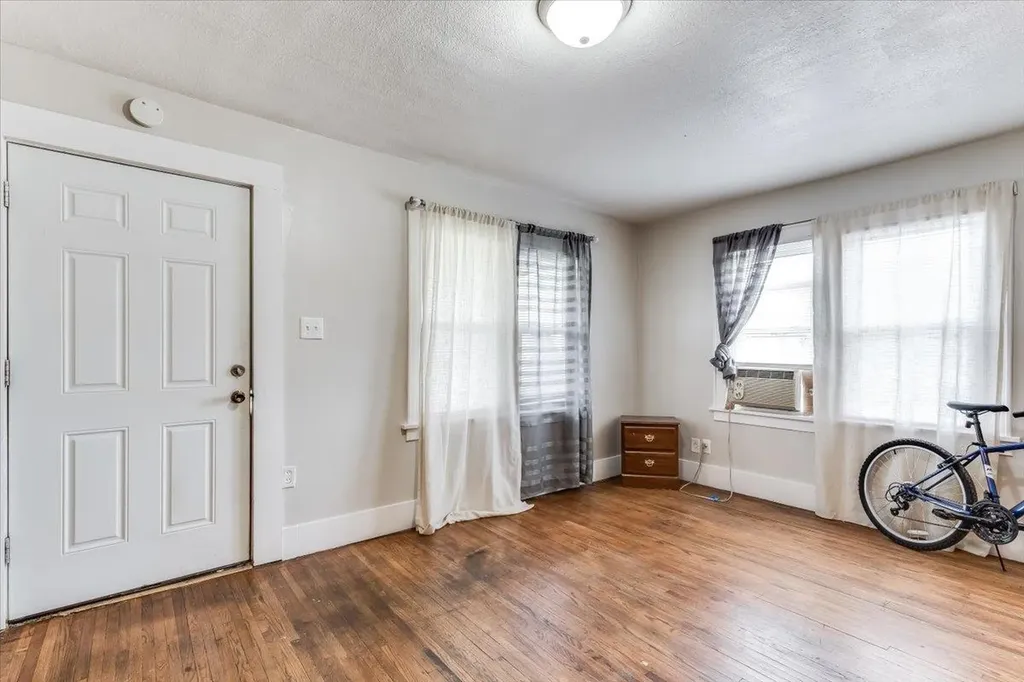2043 S Broadway Avenue Wichita KS 67211
