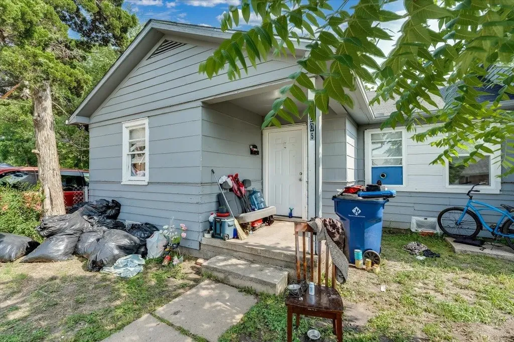 2001 E Elm Street Wichita KS 67214