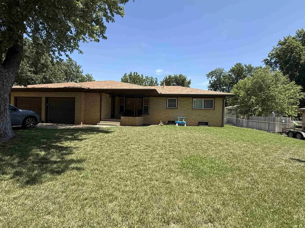 330 S Gorin Street Clearwater KS 67026