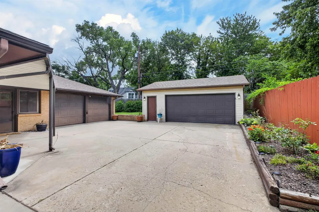 744 S Fabrique Drive Wichita KS 67218