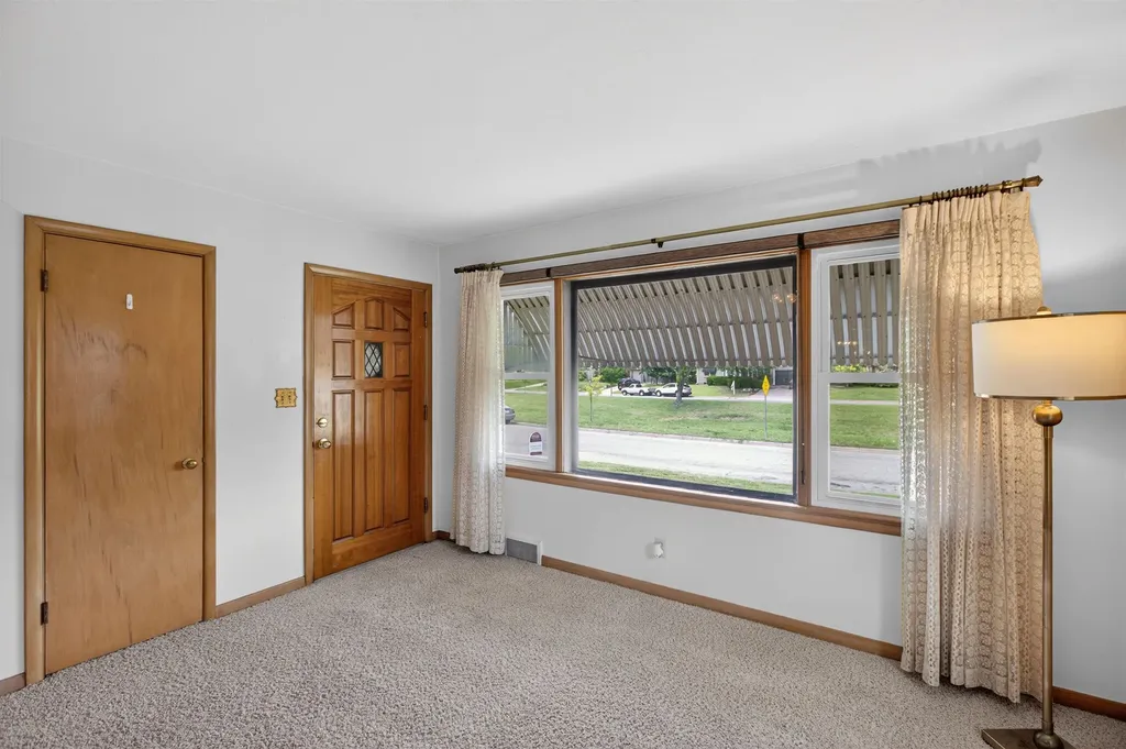 744 S Fabrique Drive Wichita KS 67218
