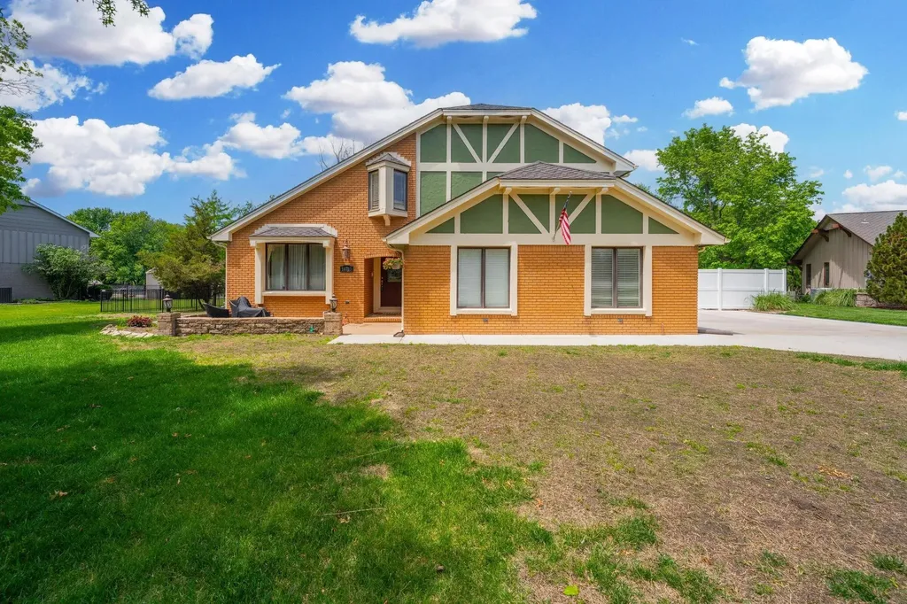 14710 E Willowbend Circle Wichita KS 67230