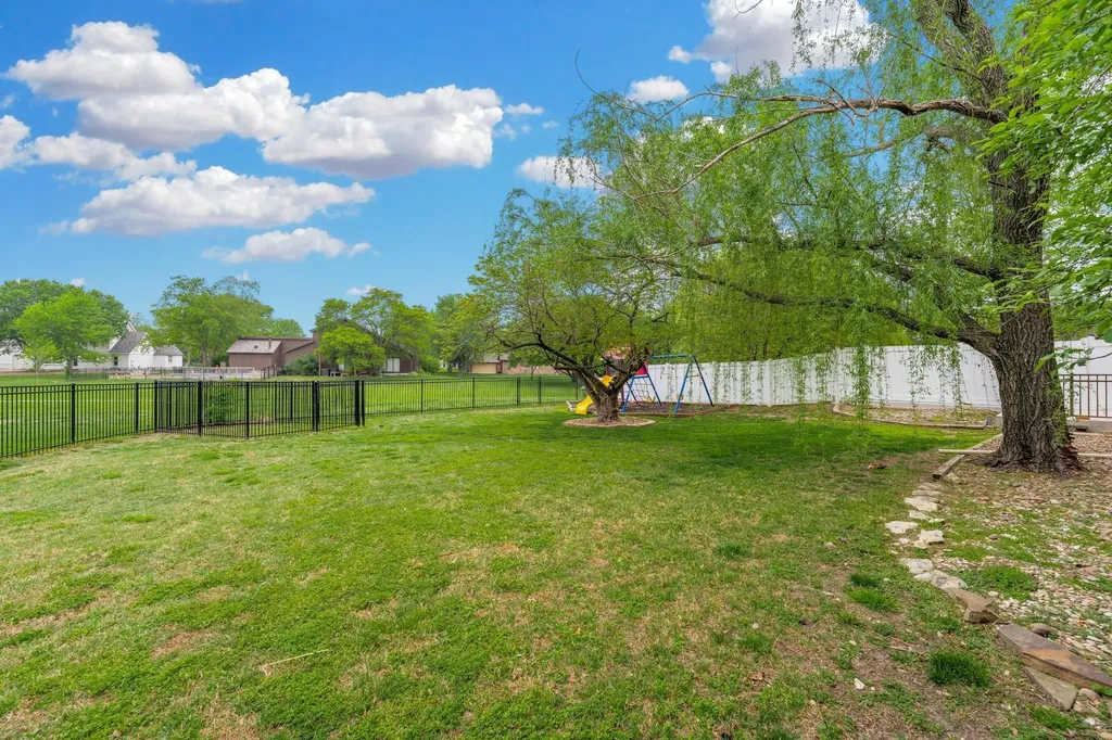14710 E Willowbend Circle Wichita KS 67230