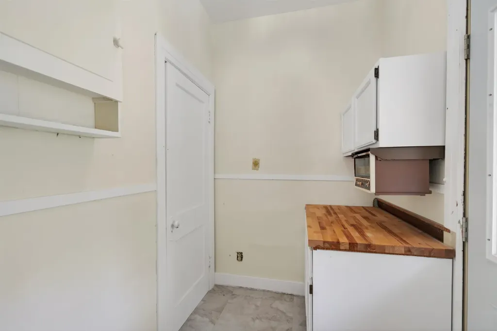 1957 S Market Wichita KS 67211