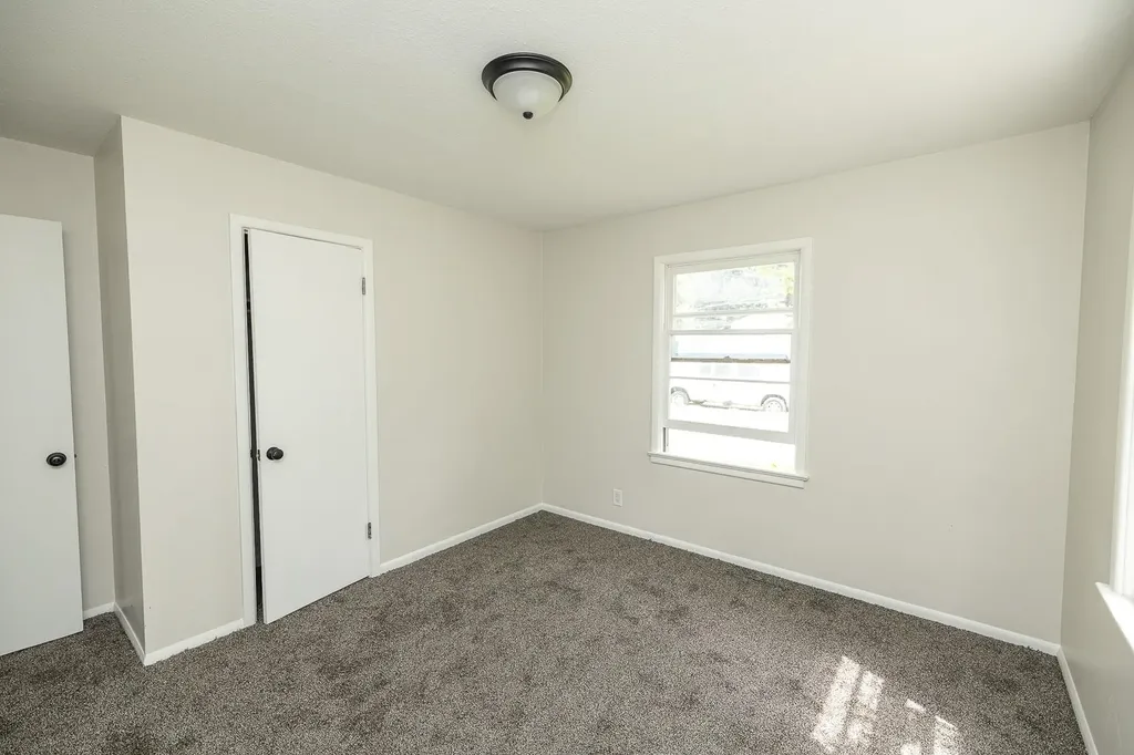 617 W 4th Haysville KS 67060