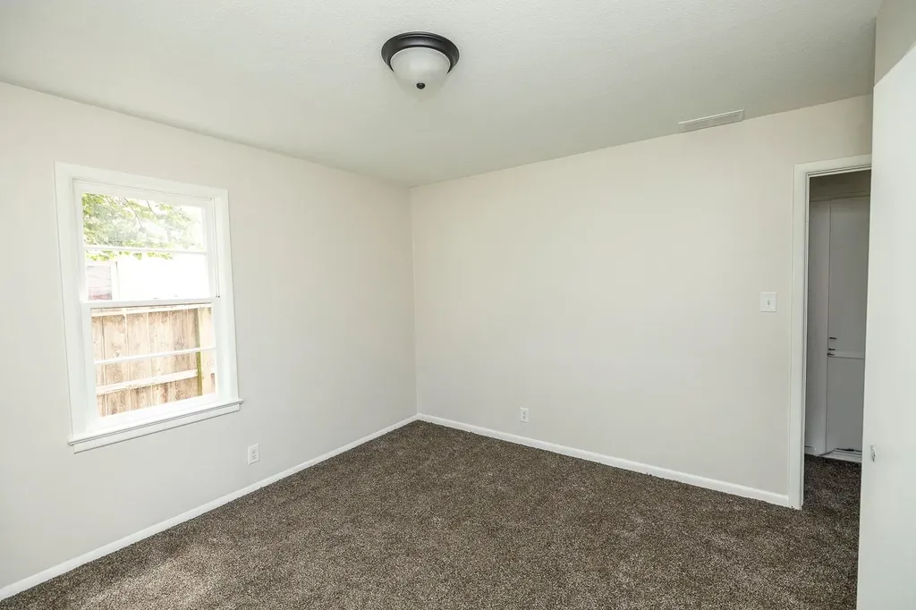 617 W 4th Haysville KS 67060