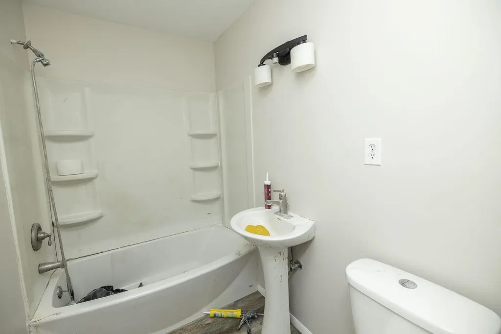 617 W 4th Haysville KS 67060