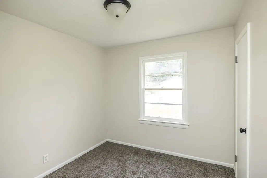 617 W 4th Haysville KS 67060