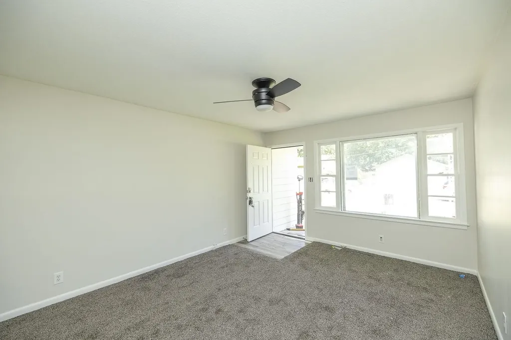 617 W 4th Haysville KS 67060