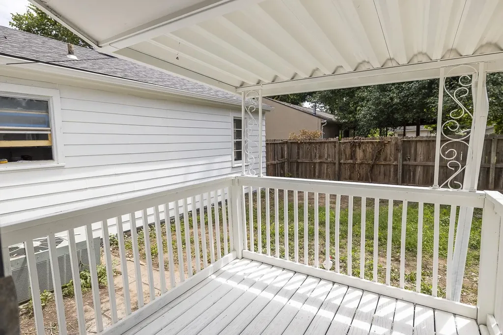 617 W 4th Haysville KS 67060