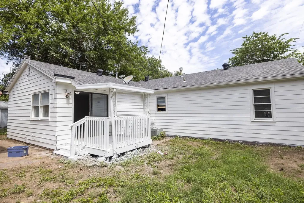 617 W 4th Haysville KS 67060