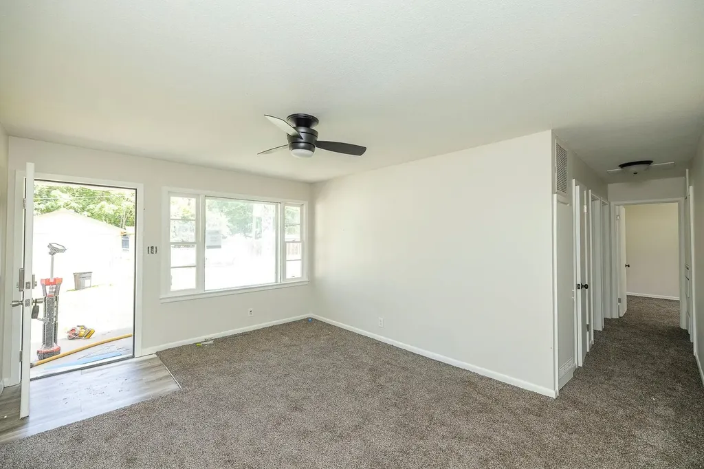 617 W 4th Haysville KS 67060