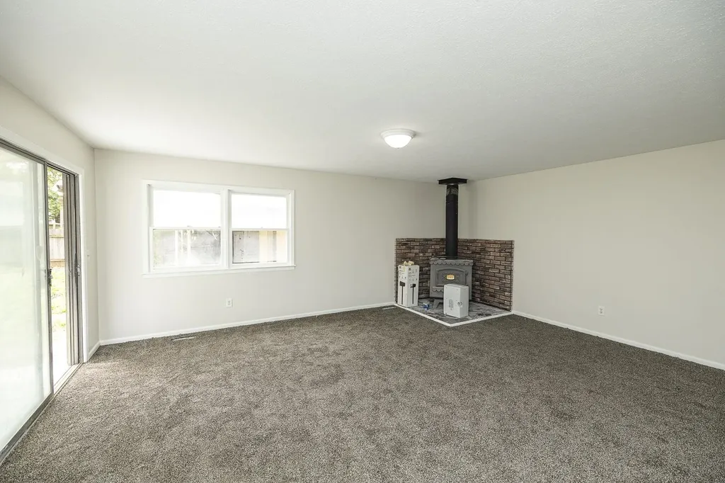 617 W 4th Haysville KS 67060
