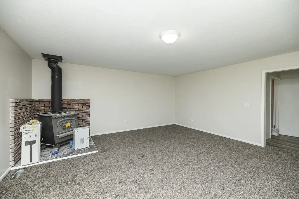 617 W 4th Haysville KS 67060