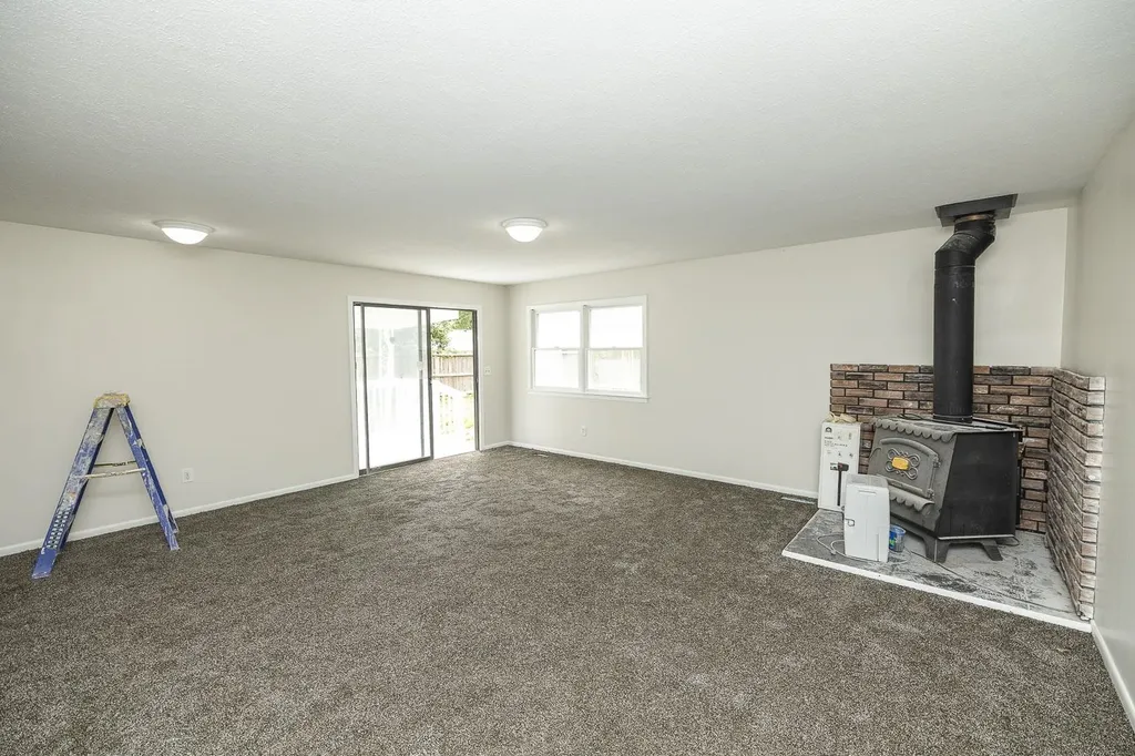 617 W 4th Haysville KS 67060