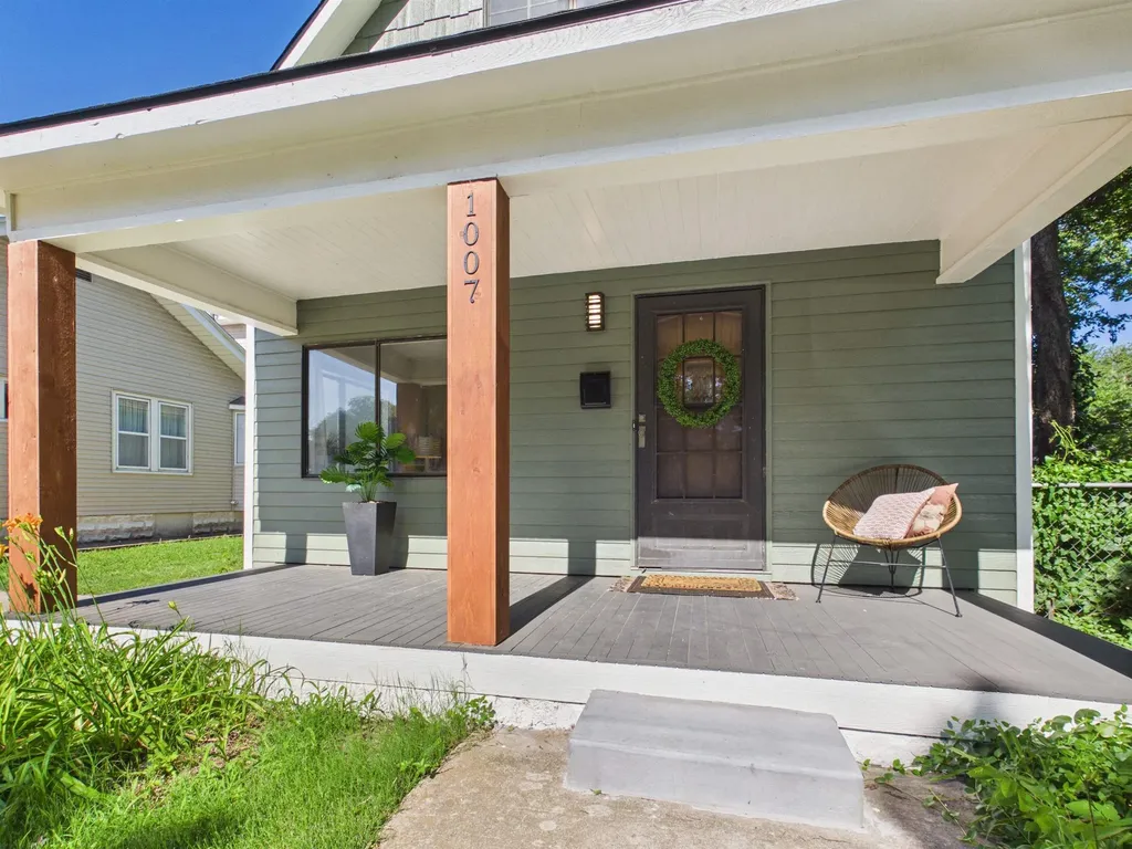 1007 N Jackson Avenue Wichita KS 67203