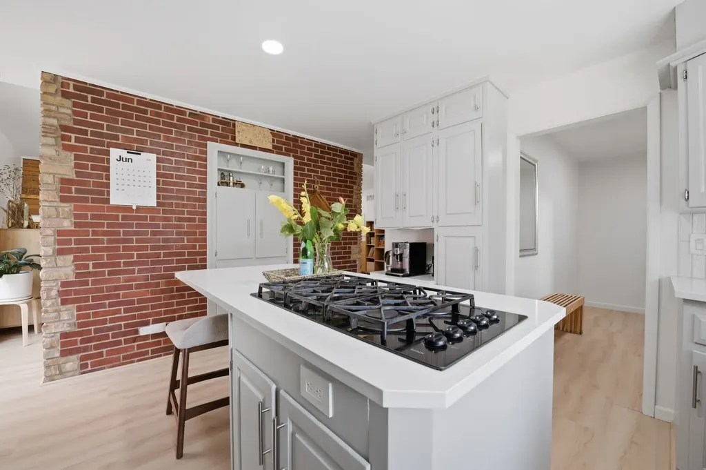145 S Pinecrest Avenue Wichita KS 67218