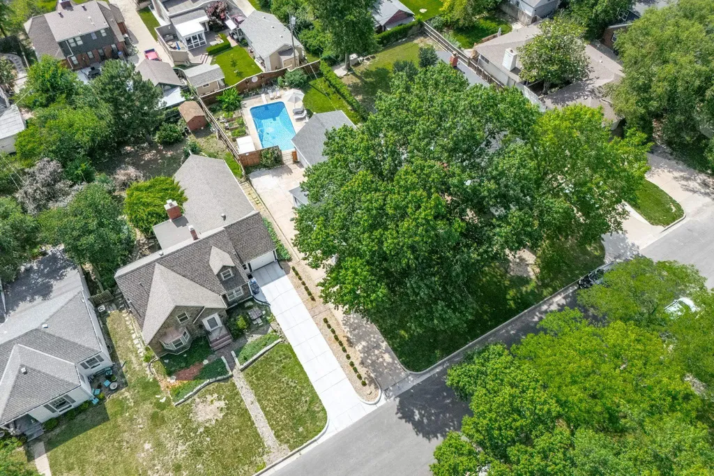 145 S Pinecrest Avenue Wichita KS 67218