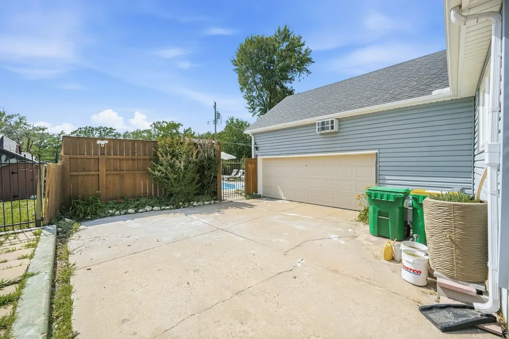 145 S Pinecrest Avenue Wichita KS 67218