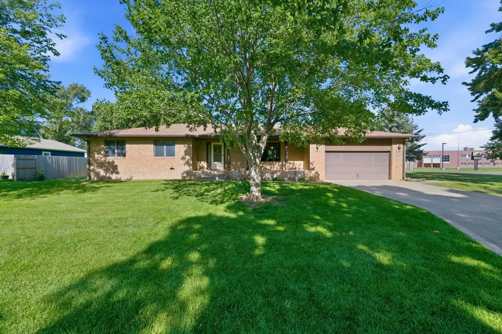 Andale KS, 443 N Ven John