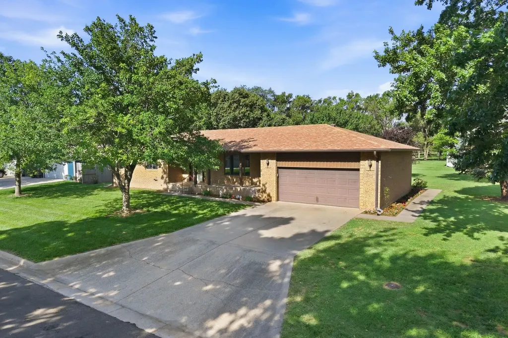 443 N Ven John Andale KS 67001