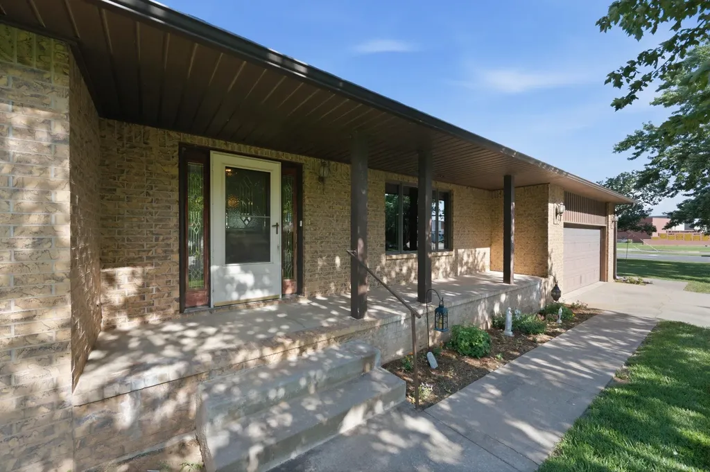 443 N Ven John Andale KS 67001