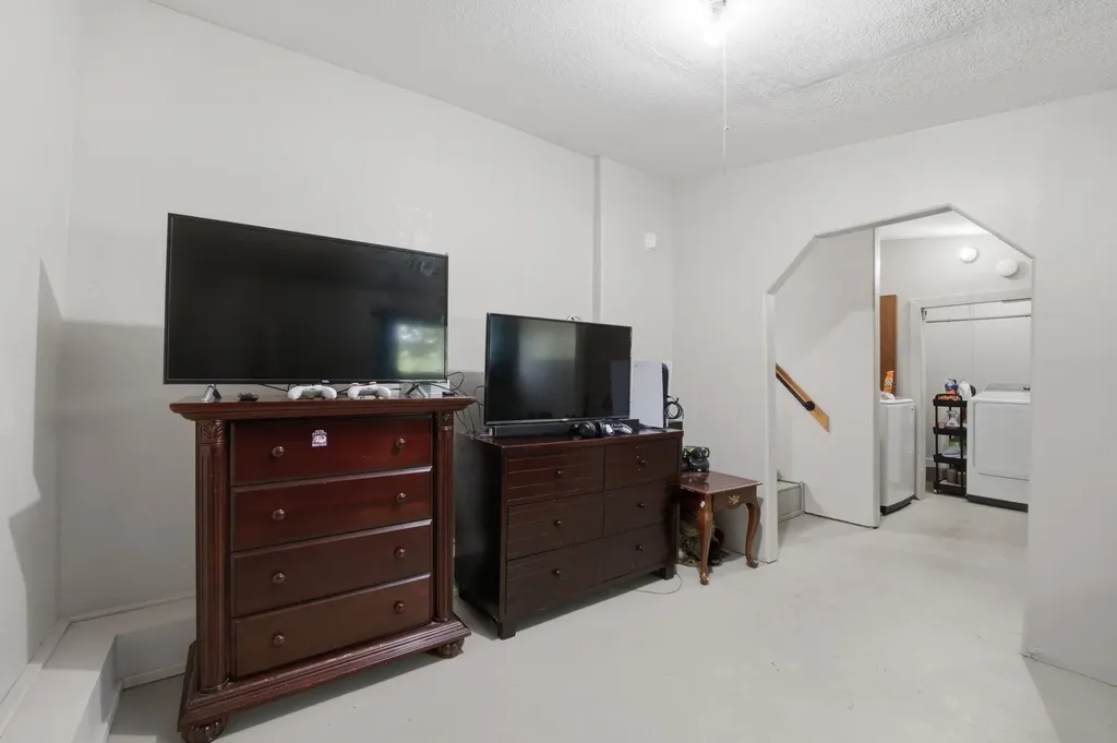 101 E Springdale Street Derby KS 67037-1238
