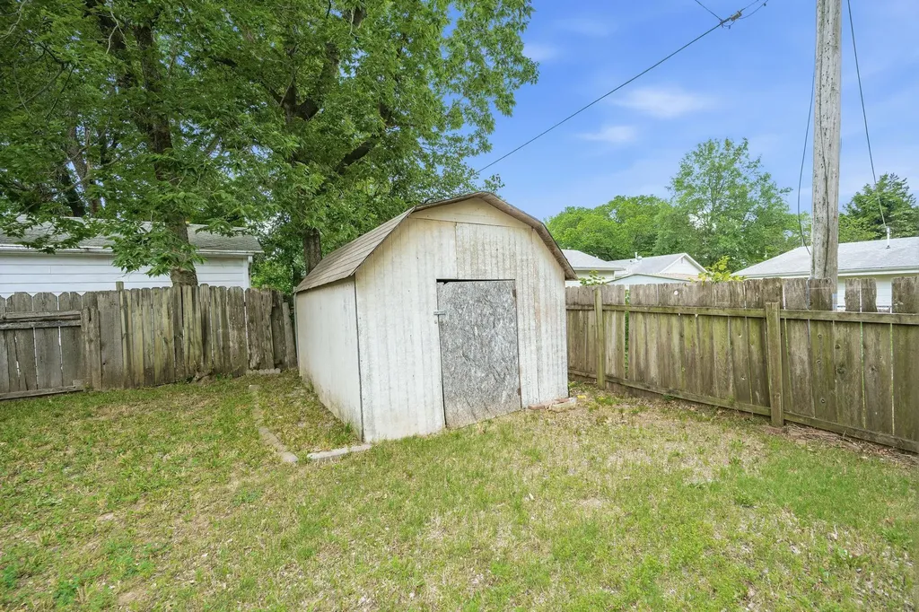 101 E Springdale Street Derby KS 67037-1238