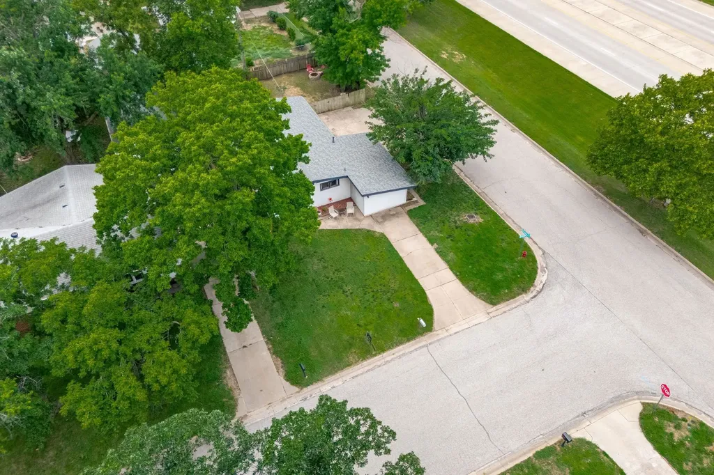 101 E Springdale Street Derby KS 67037-1238