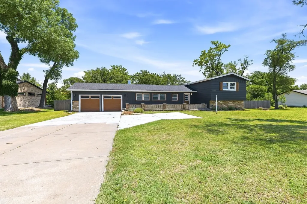 Andover KS, 1520 S Andover Road