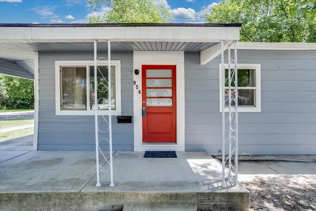 956 Harding Street Wichita KS 67208