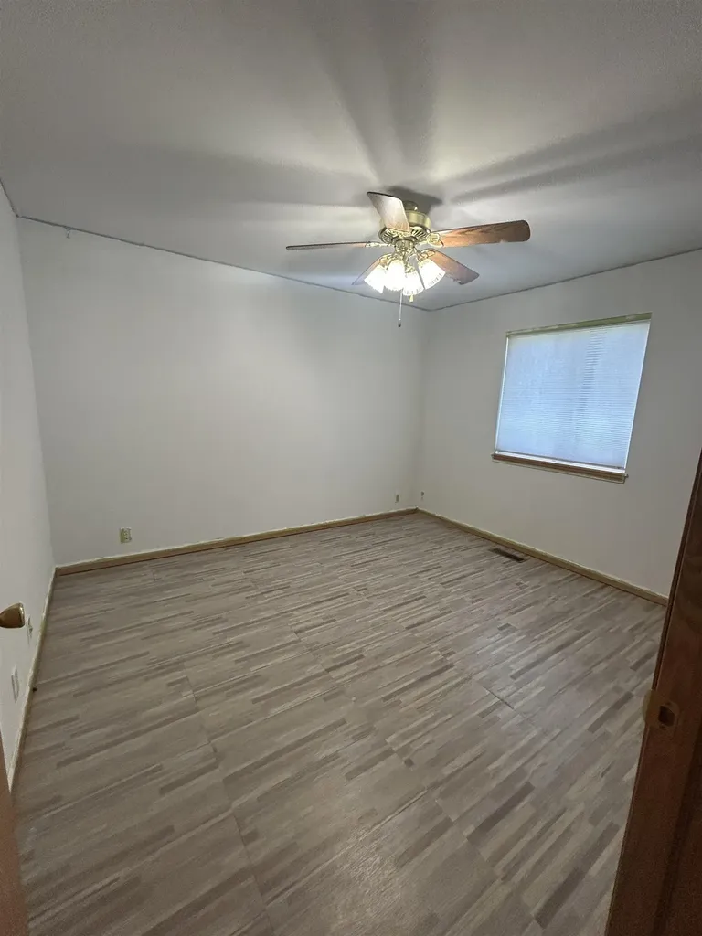 3306 Amanda Street Hutchinson KS 67502