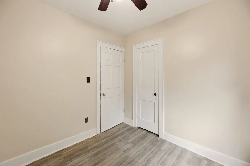 2719 W Douglas Wichita KS 67213-2606
