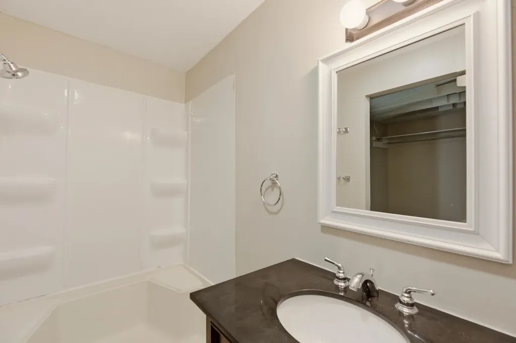 2719 W Douglas Wichita KS 67213-2606