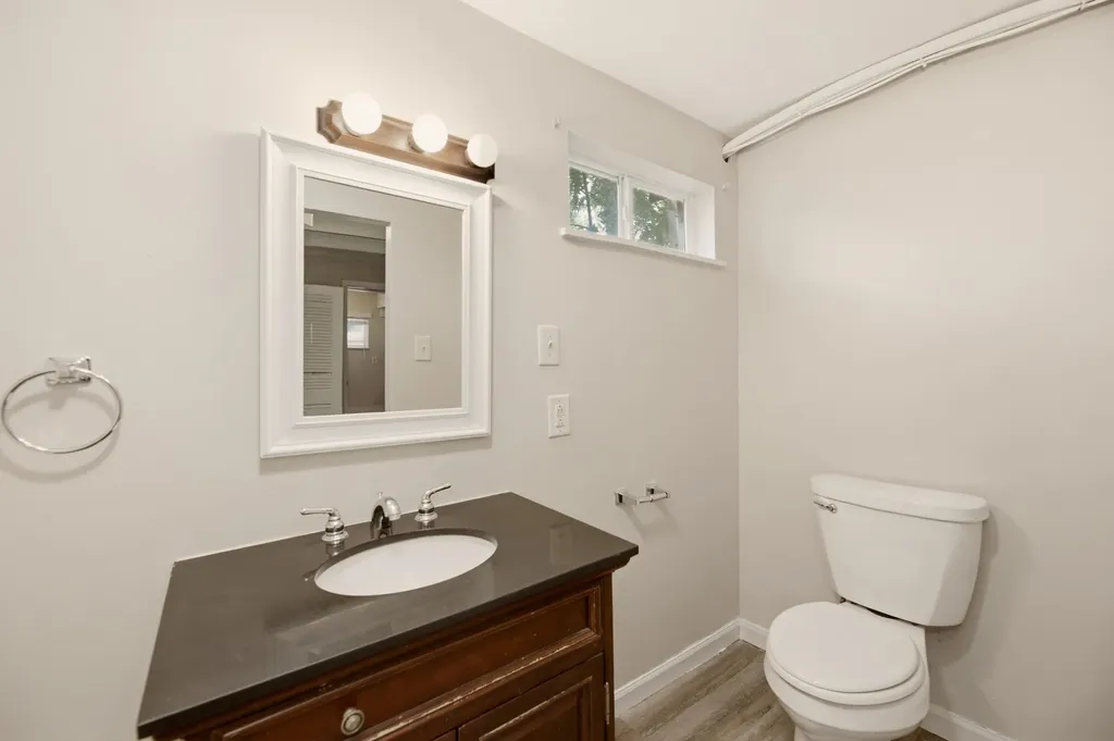 2719 W Douglas Wichita KS 67213-2606