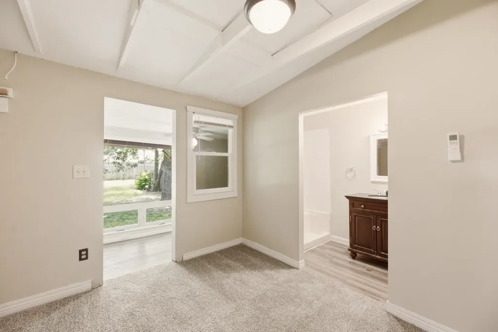 2719 W Douglas Wichita KS 67213-2606