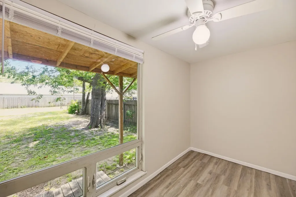 2719 W Douglas Wichita KS 67213-2606
