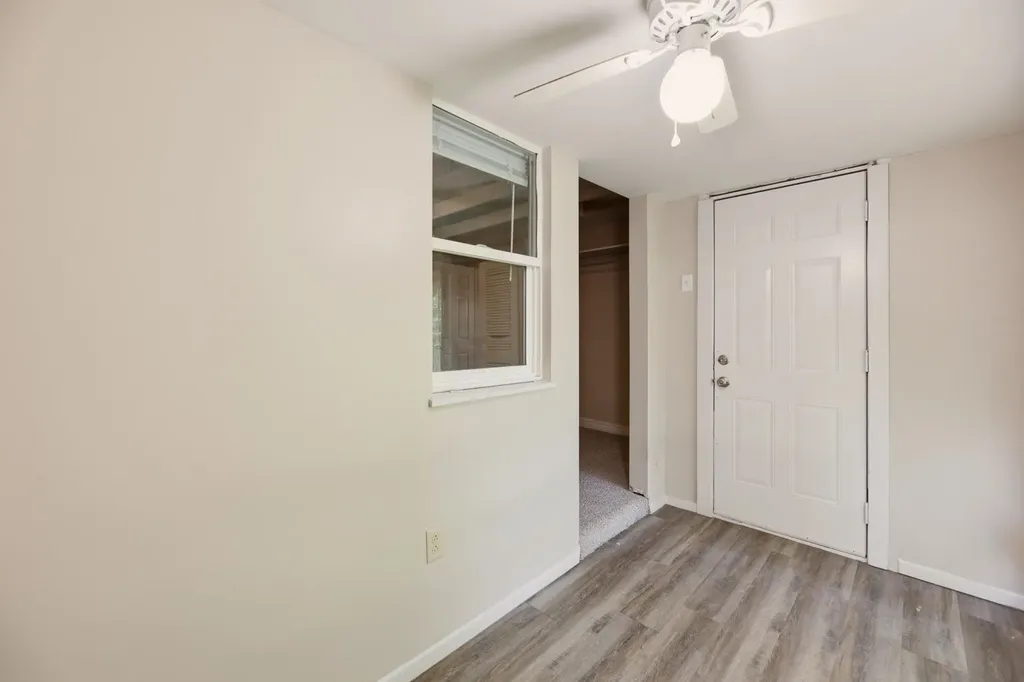 2719 W Douglas Wichita KS 67213-2606