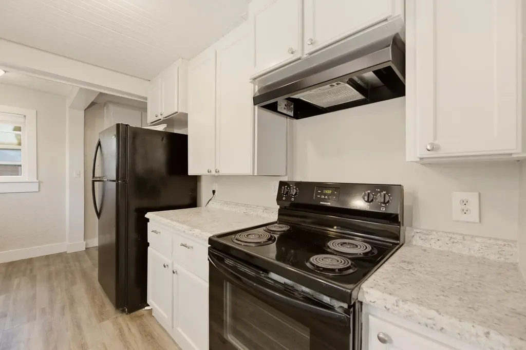 2719 W Douglas Wichita KS 67213-2606