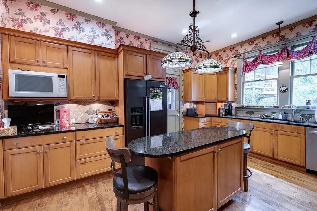 404 E 11th Winfield KS 67156