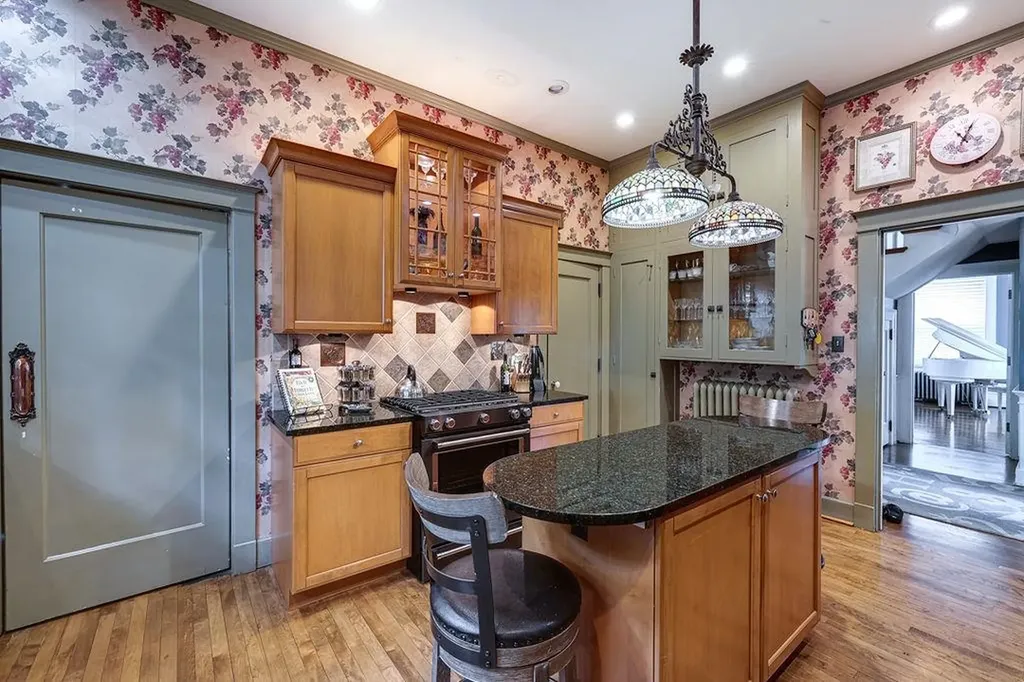 404 E 11th Winfield KS 67156