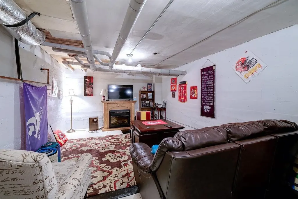 404 E 11th Winfield KS 67156