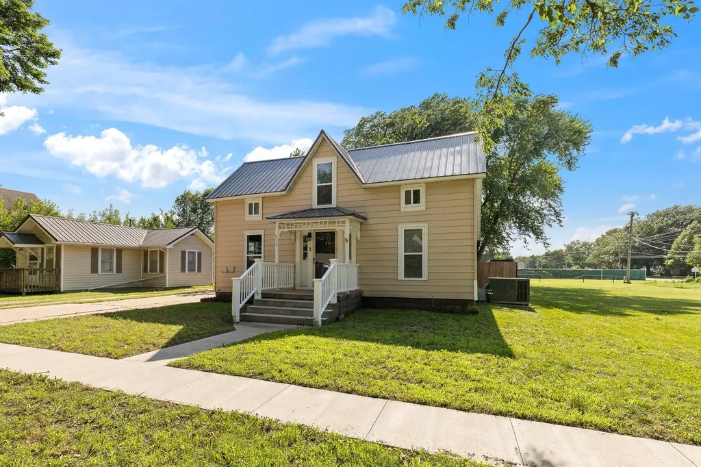 217 N Emporia Street Haven KS 67543