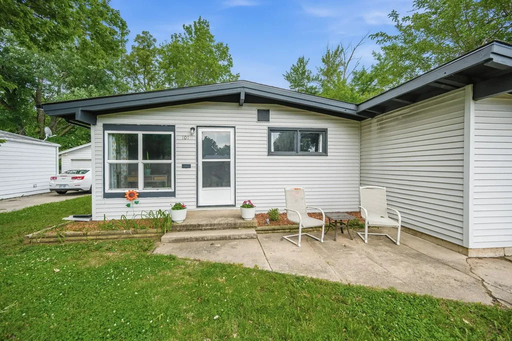 101 E Springdale Street Derby KS 67037-1238