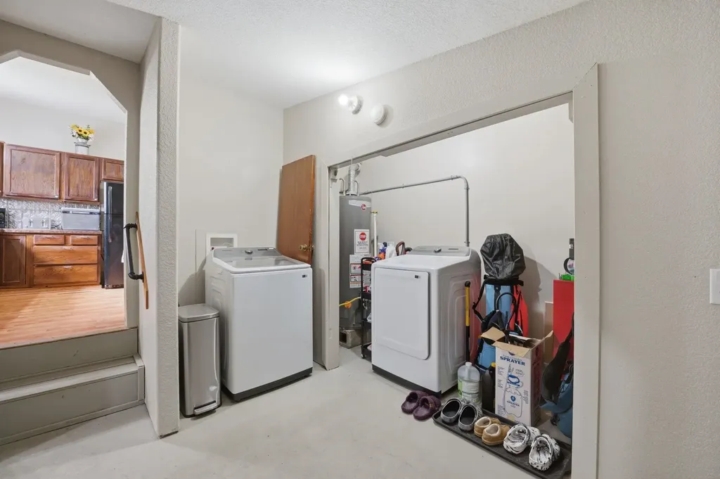 101 E Springdale Street Derby KS 67037-1238