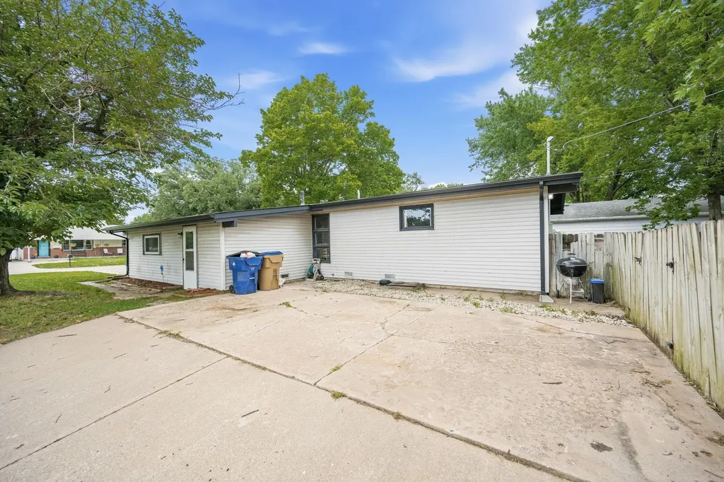 101 E Springdale Street Derby KS 67037-1238