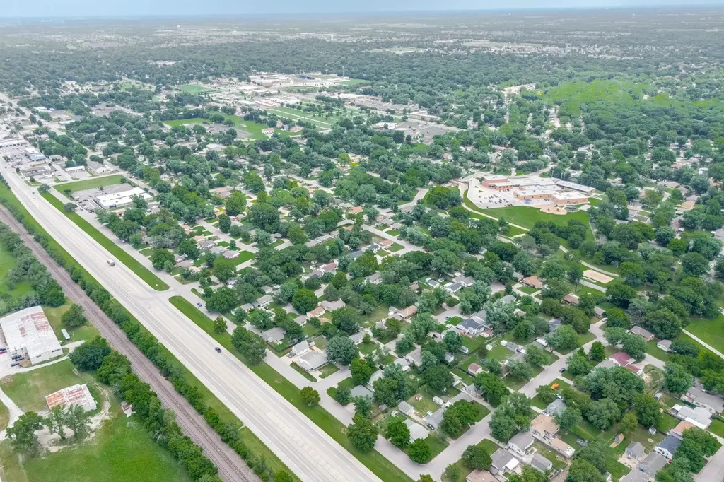 101 E Springdale Street Derby KS 67037-1238