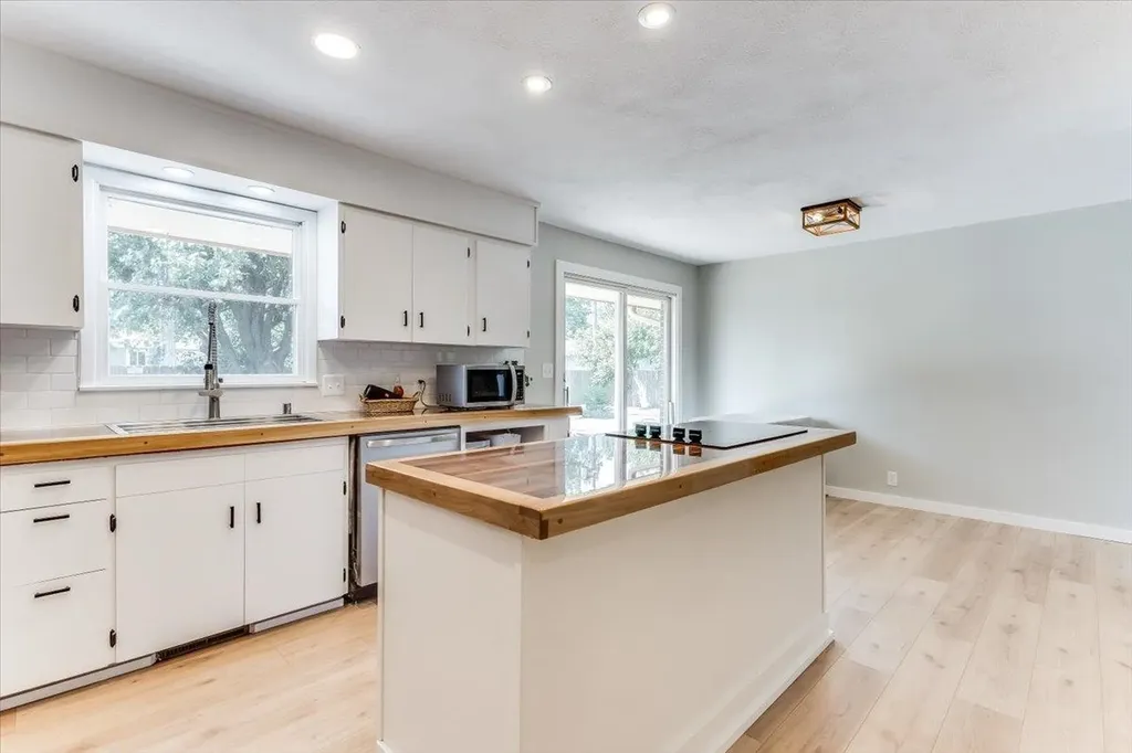 605 E Main Street Haven KS 67543